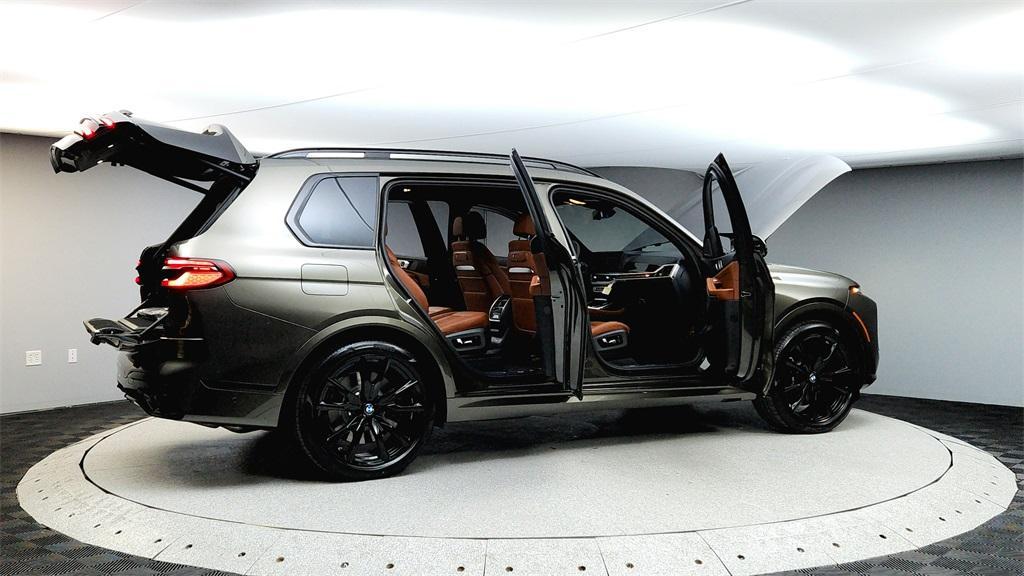 new 2025 BMW X7 car, priced at $121,520