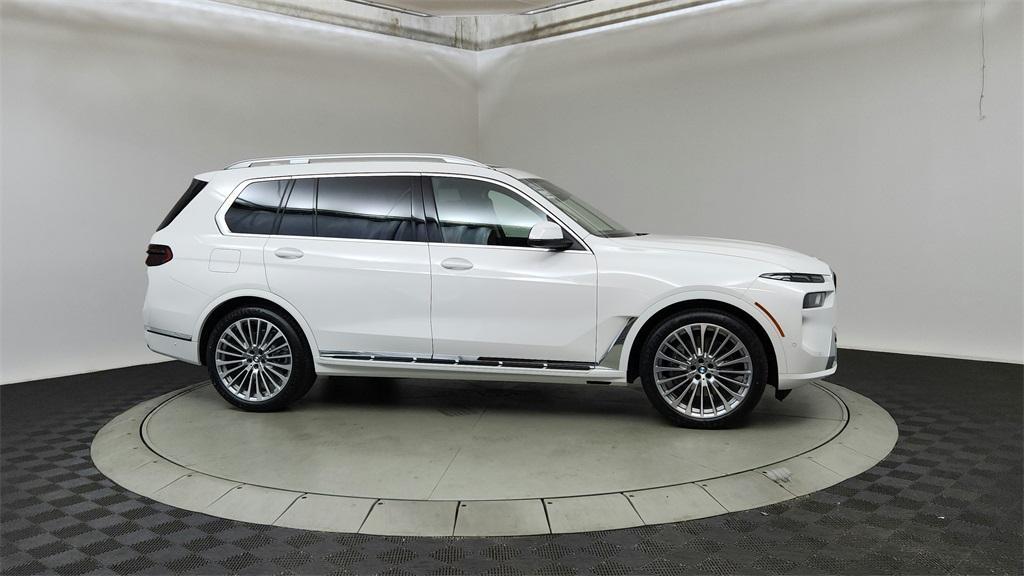 new 2025 BMW X7 car, priced at $99,010