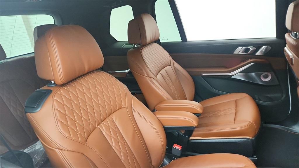 new 2026 BMW ALPINA XB7 car, priced at $163,475