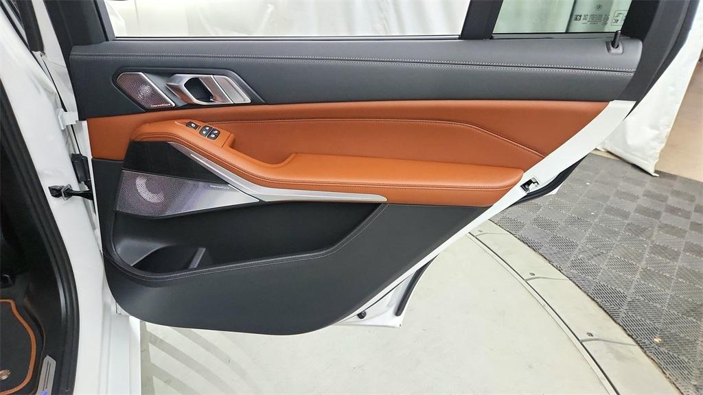 new 2026 BMW ALPINA XB7 car, priced at $163,475