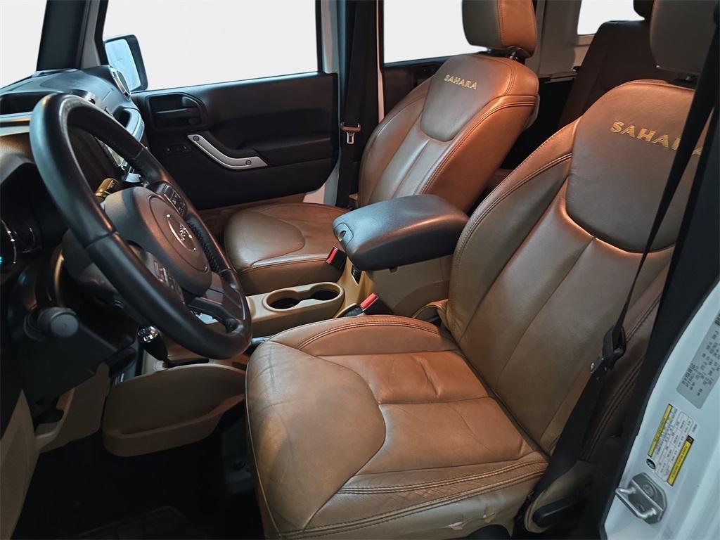 used 2015 Jeep Wrangler Unlimited car, priced at $18,770