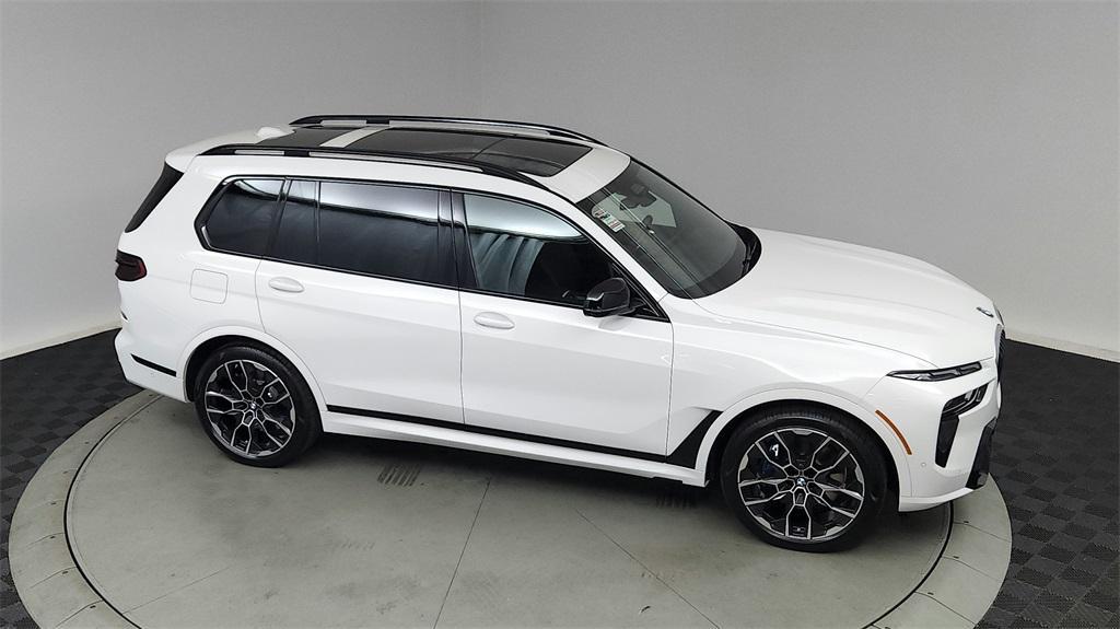 new 2025 BMW X7 car, priced at $120,270