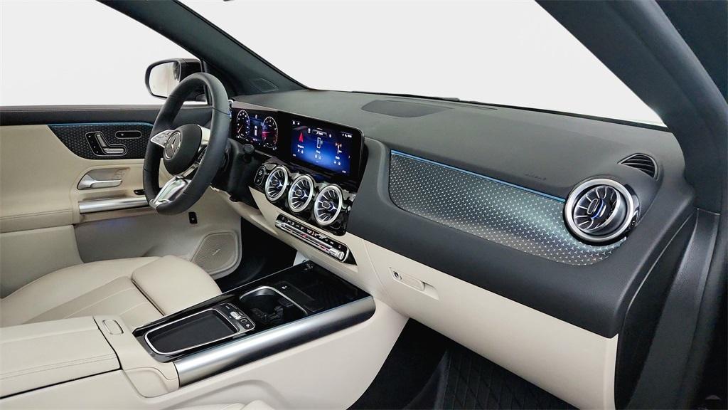 used 2025 Mercedes-Benz GLA 250 car, priced at $37,990