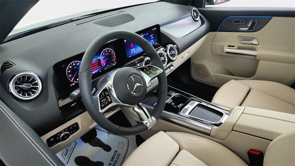 used 2025 Mercedes-Benz GLA 250 car, priced at $37,990