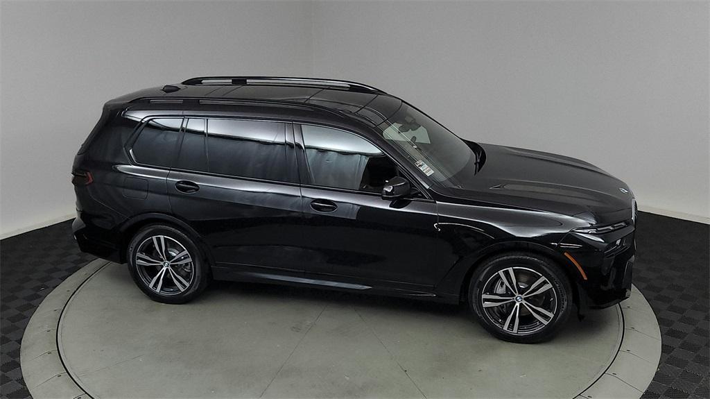 new 2025 BMW X7 car, priced at $98,185