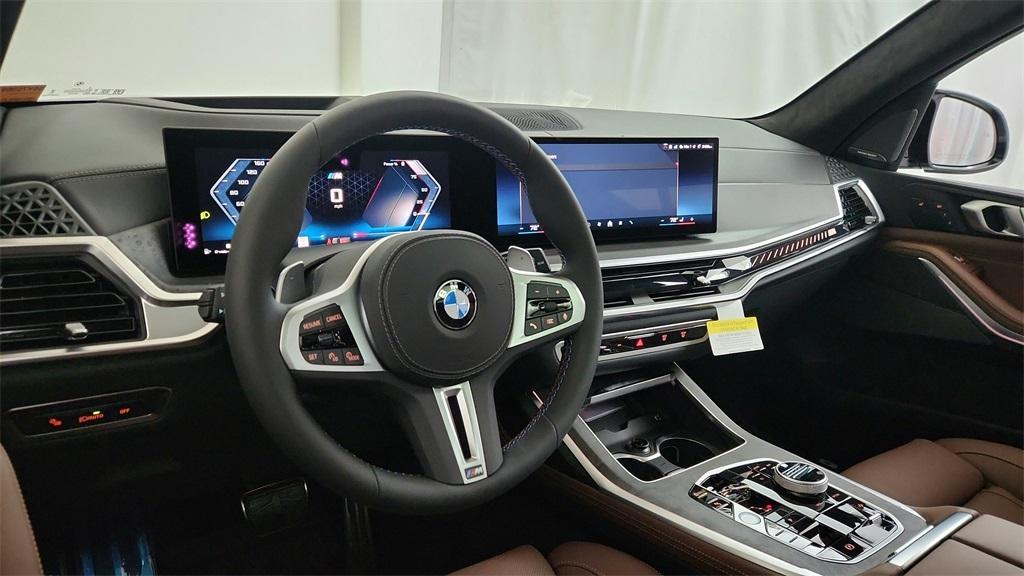 new 2025 BMW X7 car, priced at $119,670