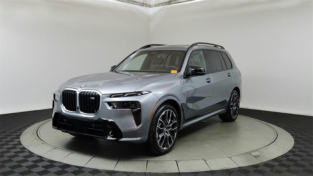 new 2025 BMW X7 car, priced at $119,670