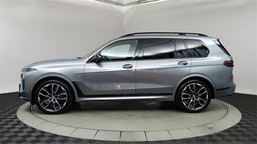 new 2025 BMW X7 car, priced at $119,670