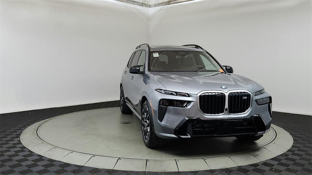 new 2025 BMW X7 car, priced at $119,670