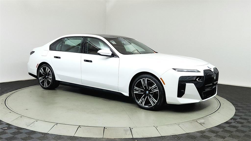 new 2025 BMW 760 car, priced at $138,375