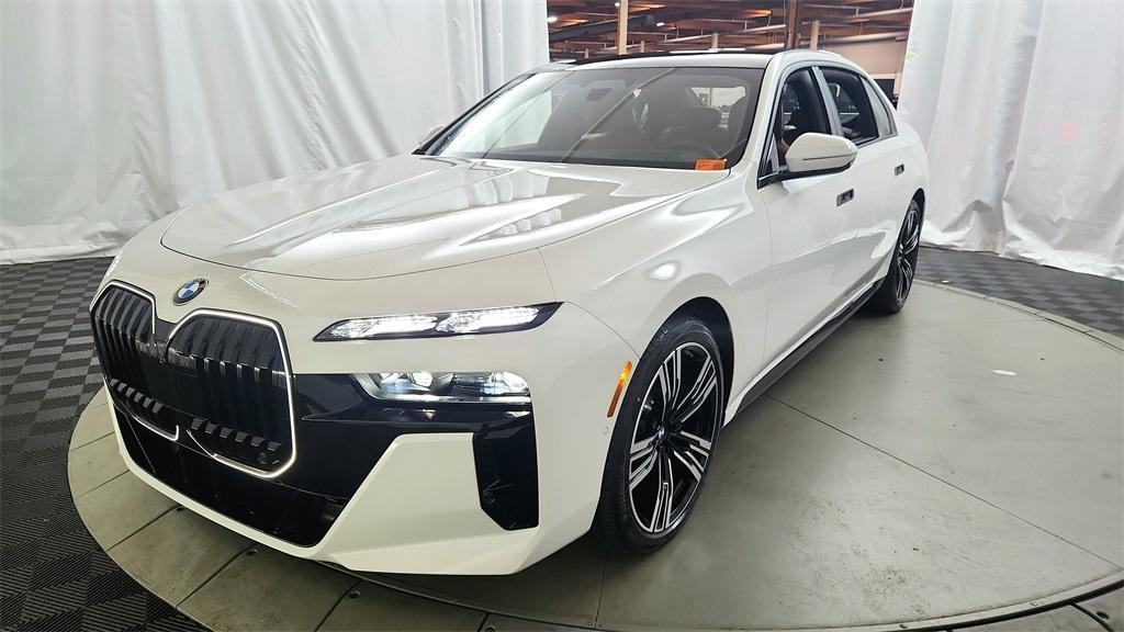 new 2025 BMW 760 car, priced at $138,375