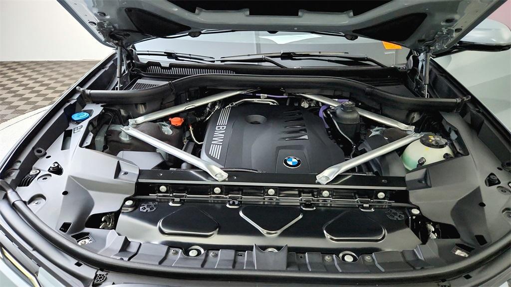 new 2025 BMW X7 car, priced at $98,525