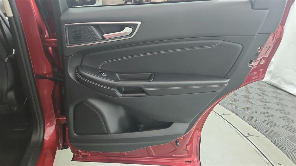 used 2024 Ford Edge car, priced at $30,991