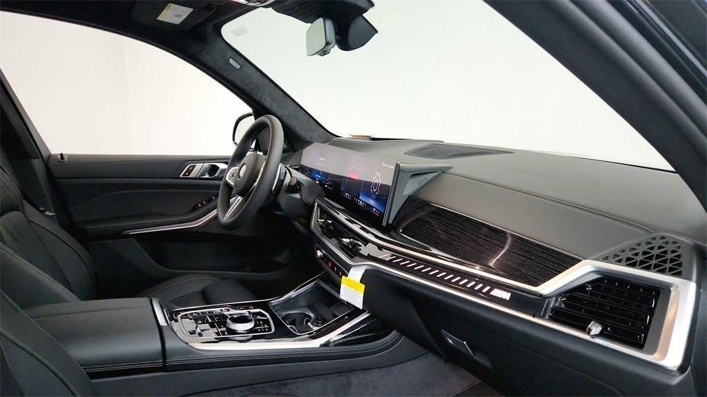 new 2026 BMW X7 car, priced at $123,540