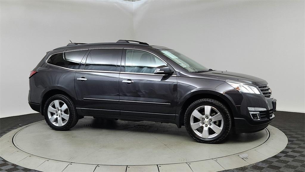 used 2015 Chevrolet Traverse car, priced at $13,500