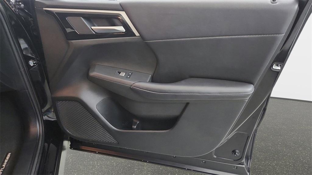 used 2024 Mitsubishi Outlander car, priced at $24,220