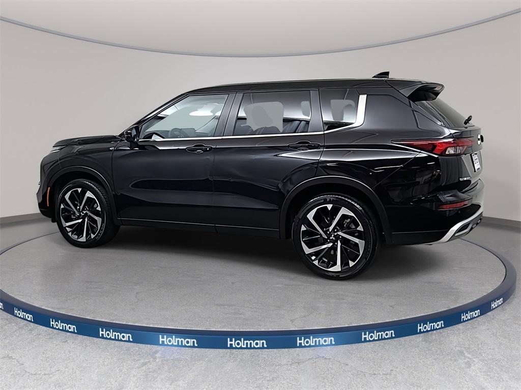 used 2024 Mitsubishi Outlander car, priced at $24,220