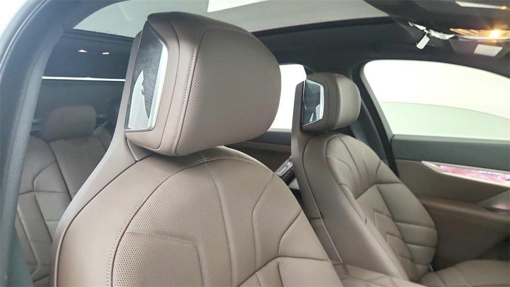 new 2025 BMW i7 car, priced at $120,525