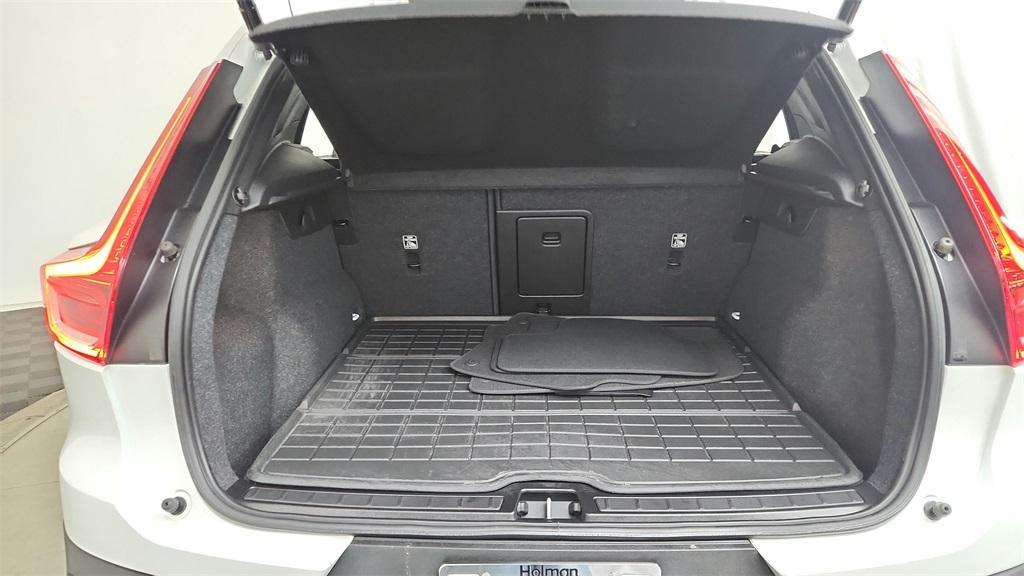 used 2022 Volvo XC40 car, priced at $22,499