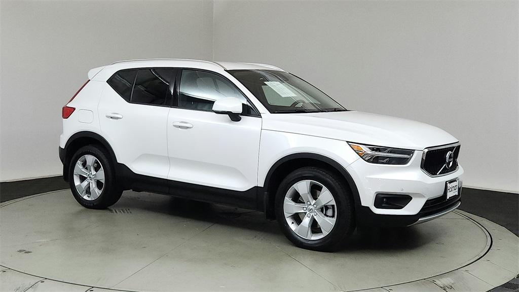 used 2022 Volvo XC40 car, priced at $22,499