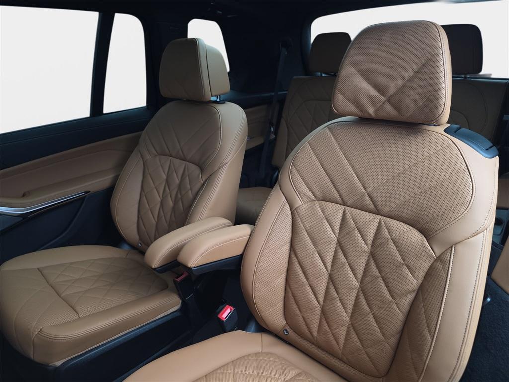 new 2026 BMW X7 car, priced at $98,775
