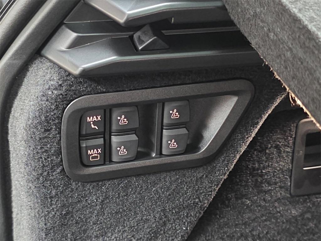 new 2026 BMW X7 car, priced at $98,775