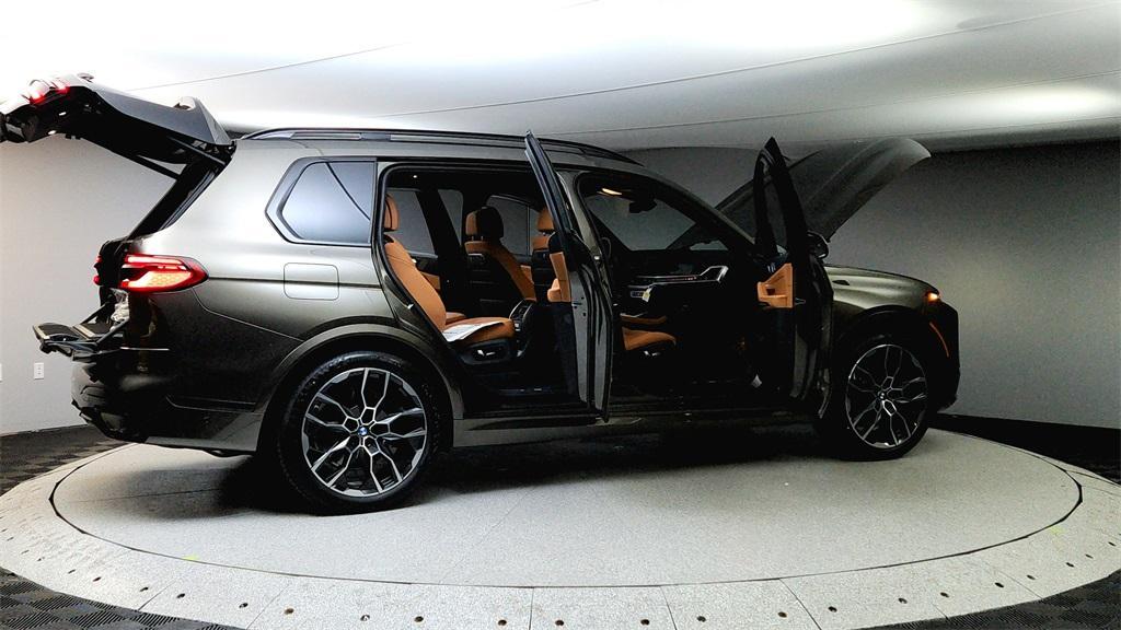 new 2025 BMW X7 car, priced at $100,350