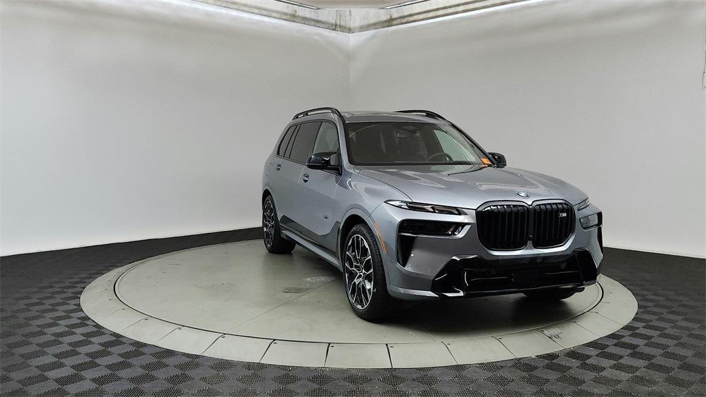 new 2025 BMW X7 car, priced at $123,425