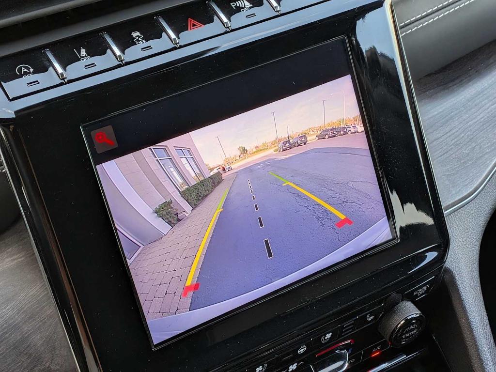 used 2022 Jeep Grand Cherokee car, priced at $31,999