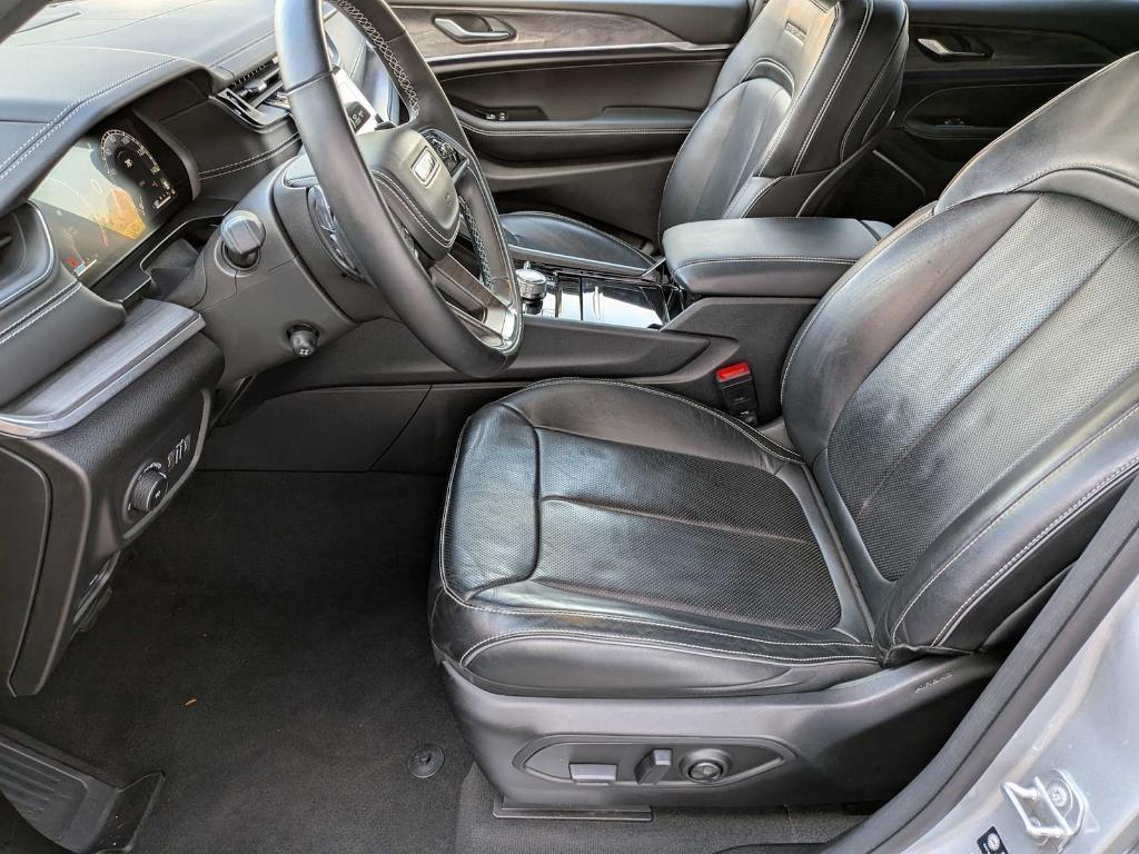 used 2022 Jeep Grand Cherokee car, priced at $31,999