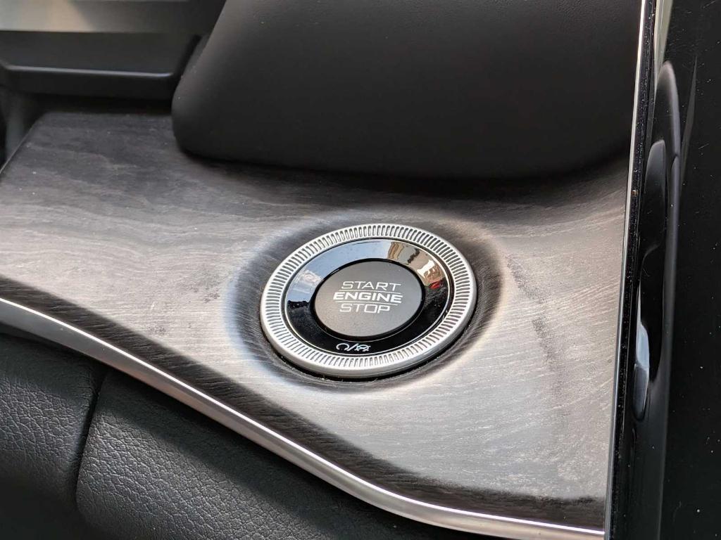 used 2022 Jeep Grand Cherokee car, priced at $31,999