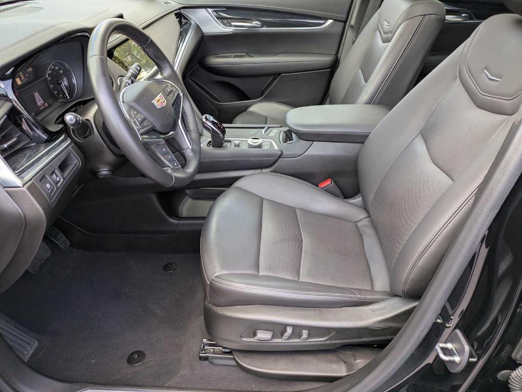 used 2023 Cadillac XT5 car, priced at $33,995