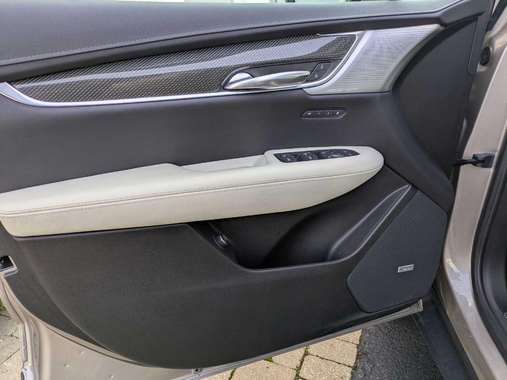 used 2022 Cadillac XT5 car, priced at $34,550