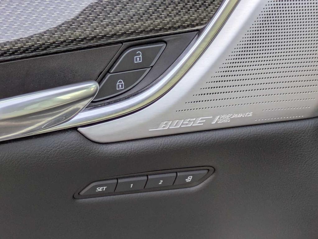 used 2022 Cadillac XT5 car, priced at $34,550