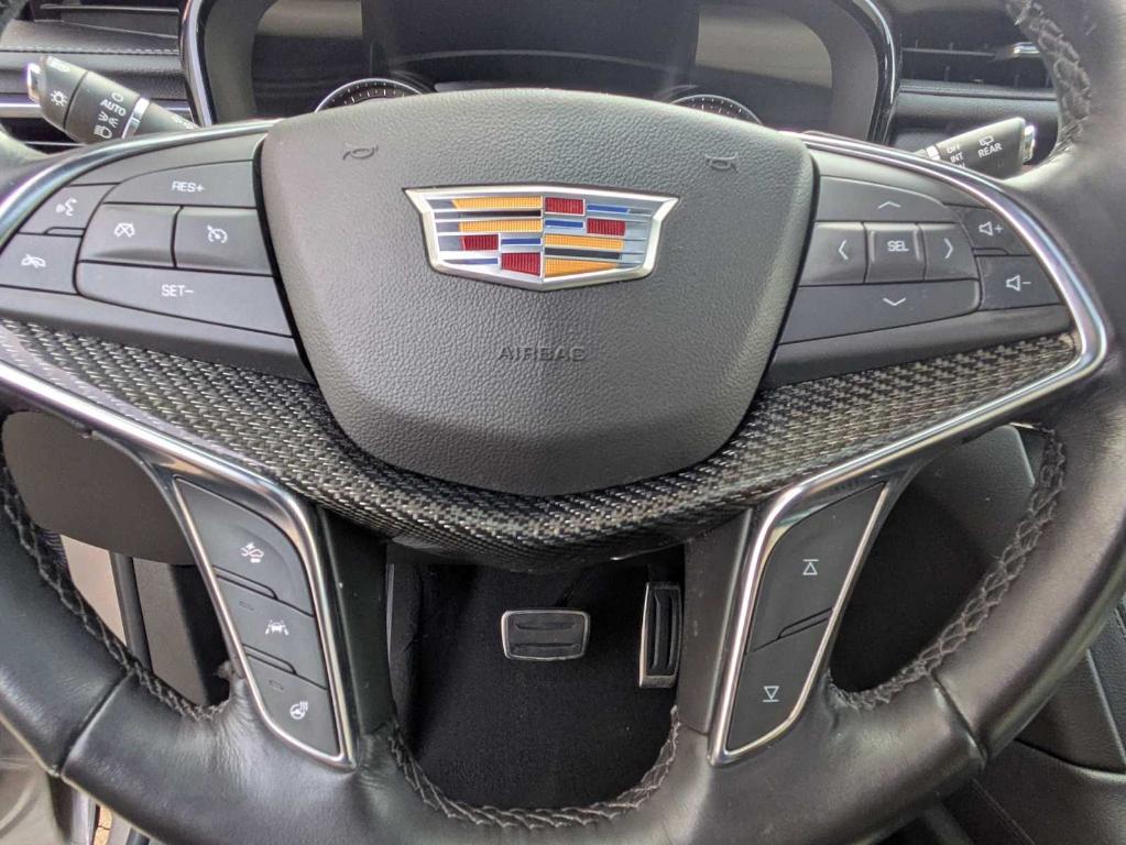 used 2022 Cadillac XT5 car, priced at $34,550