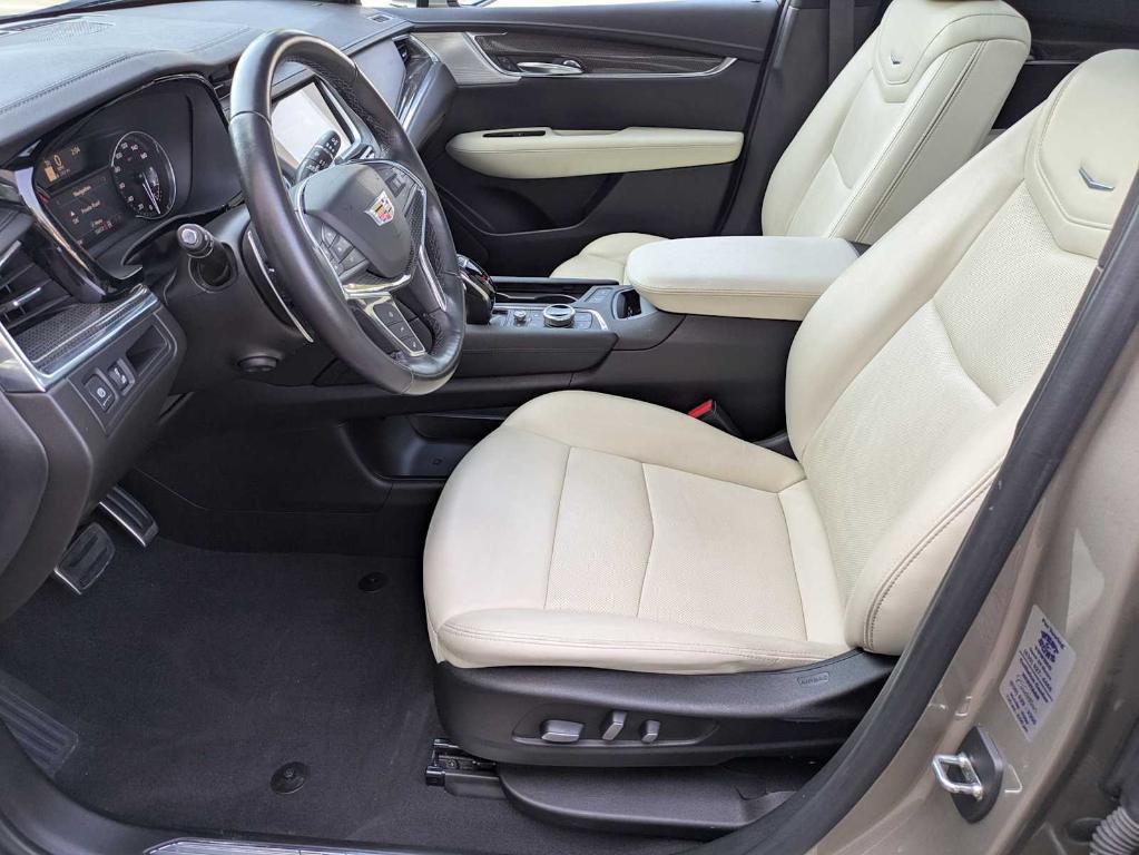 used 2022 Cadillac XT5 car, priced at $34,550
