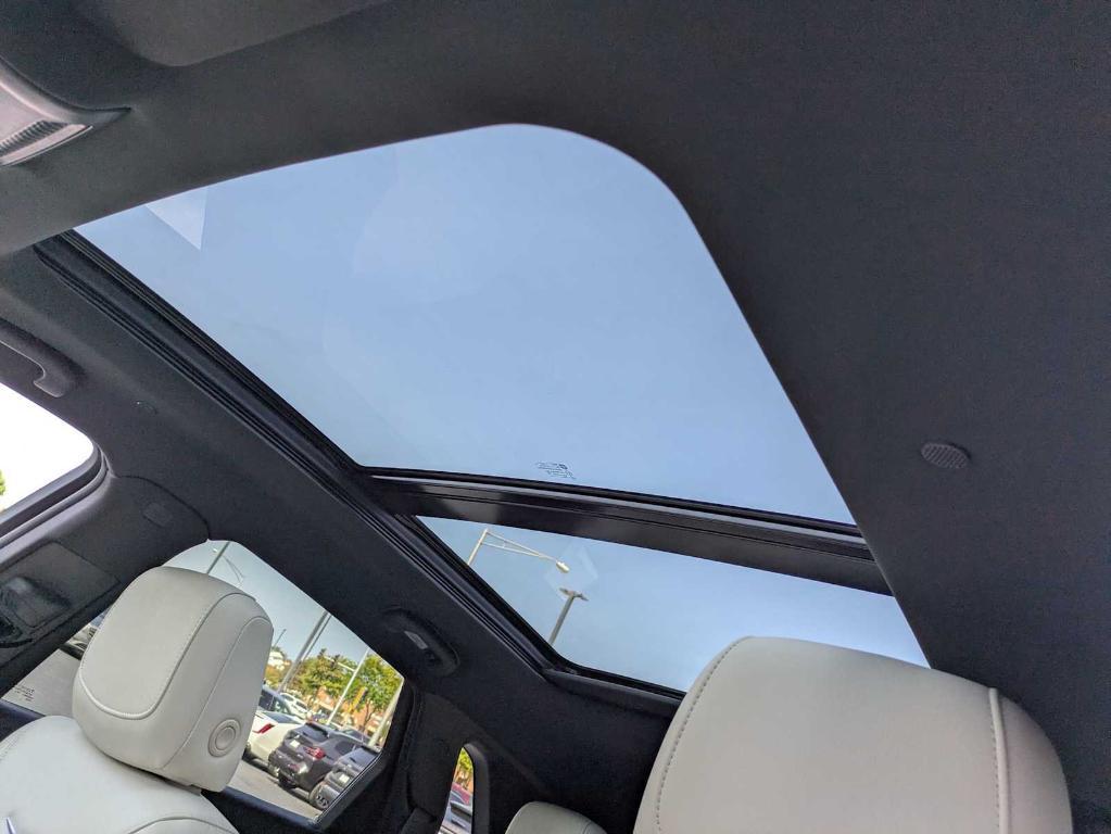 used 2022 Cadillac XT5 car, priced at $34,550