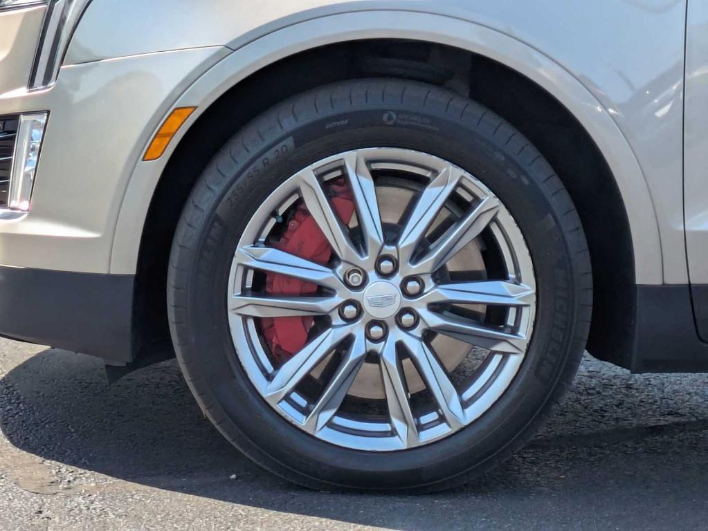 used 2022 Cadillac XT5 car, priced at $34,550