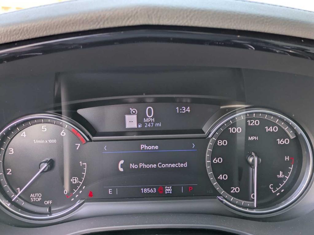 used 2022 Cadillac XT5 car, priced at $33,995