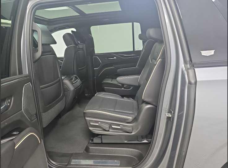 used 2021 Cadillac Escalade ESV car, priced at $65,394