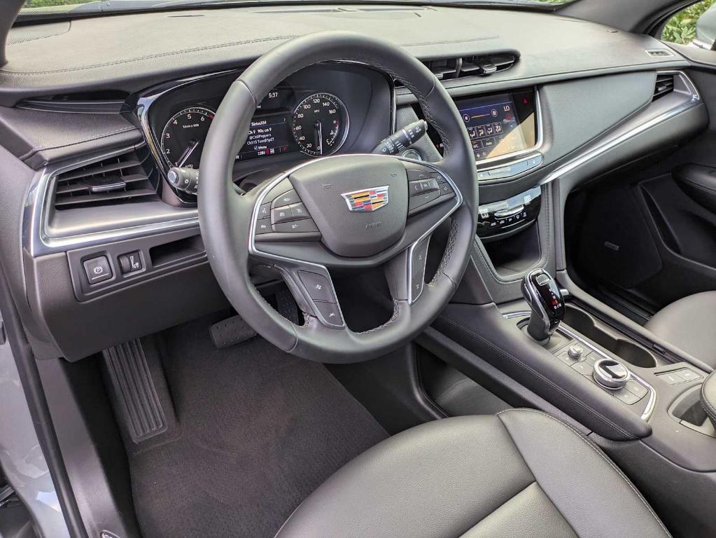 used 2024 Cadillac XT5 car, priced at $35,999