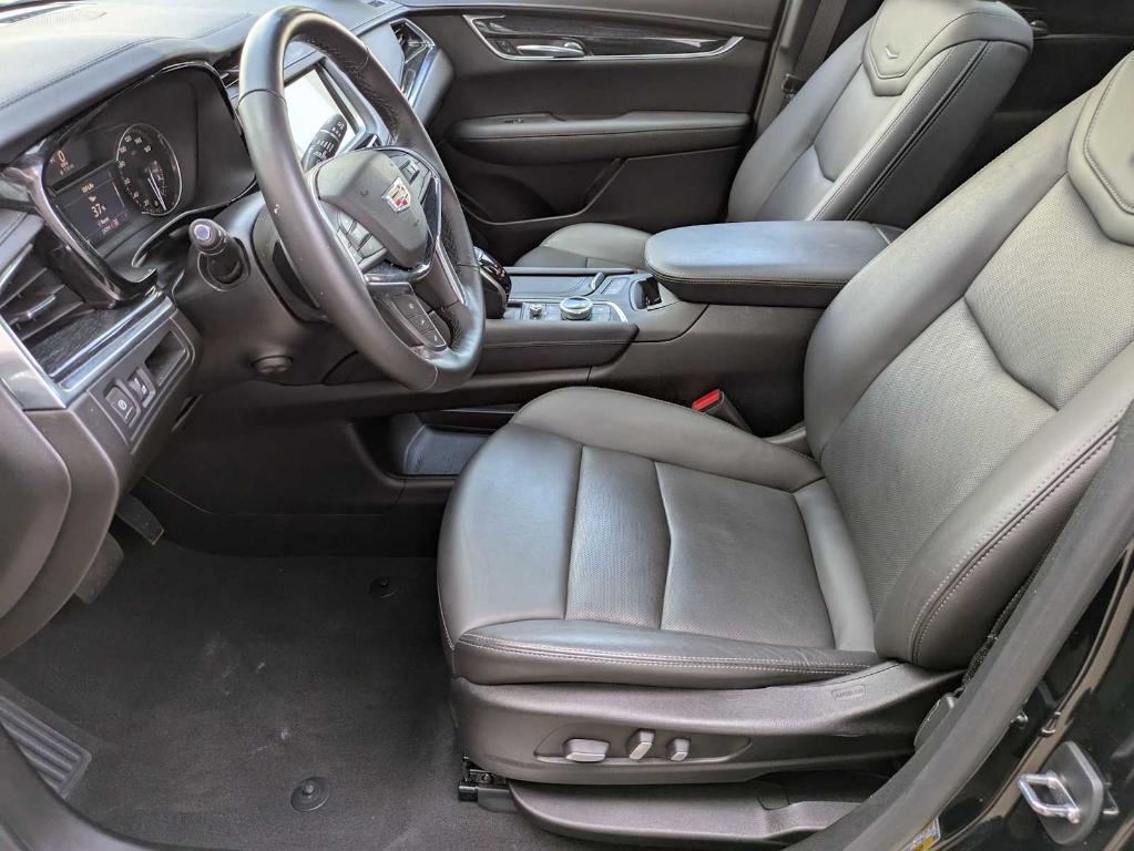 used 2022 Cadillac XT5 car, priced at $33,995