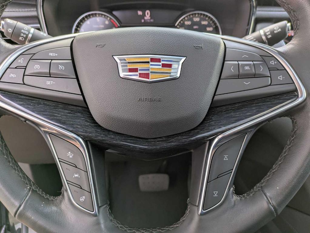 used 2022 Cadillac XT5 car, priced at $33,995