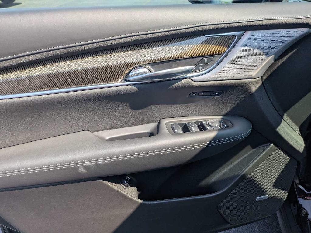 used 2021 Cadillac XT6 car, priced at $39,999