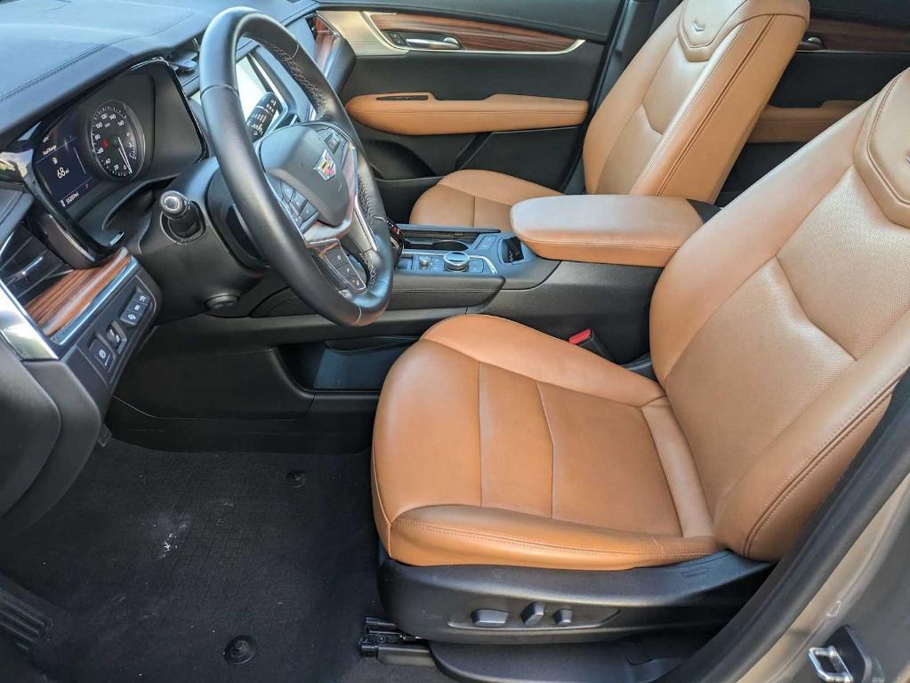 used 2022 Cadillac XT5 car, priced at $31,526