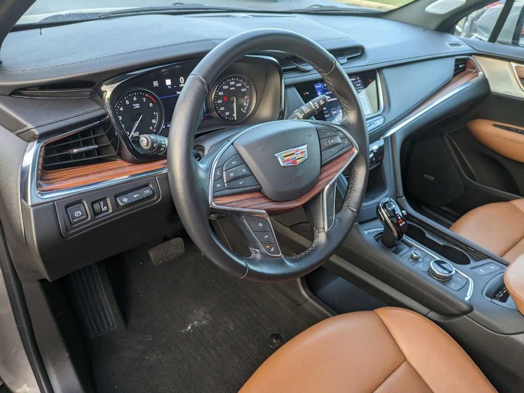 used 2022 Cadillac XT5 car, priced at $31,526