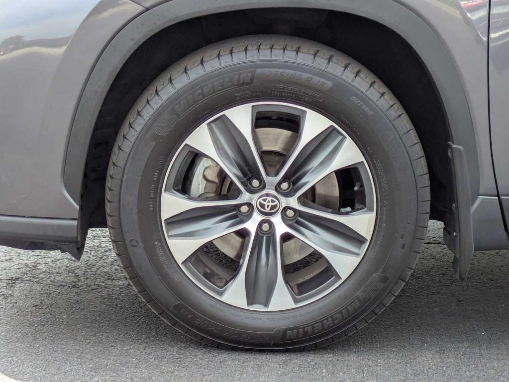used 2020 Toyota Highlander car, priced at $25,199
