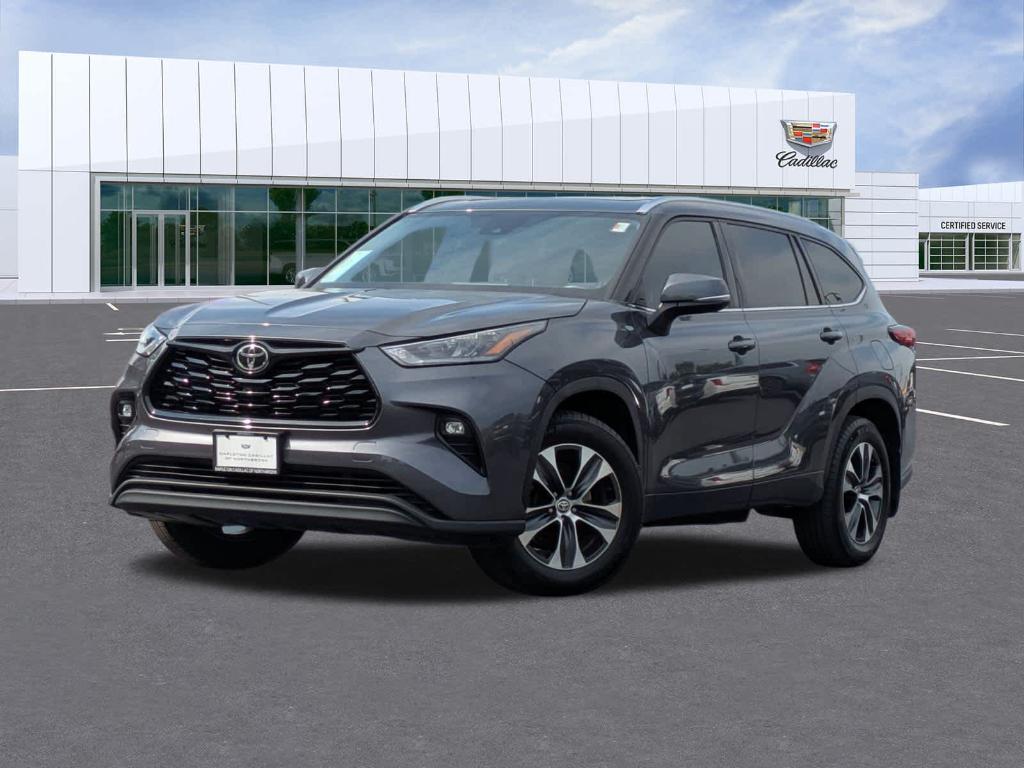 used 2020 Toyota Highlander car, priced at $25,199