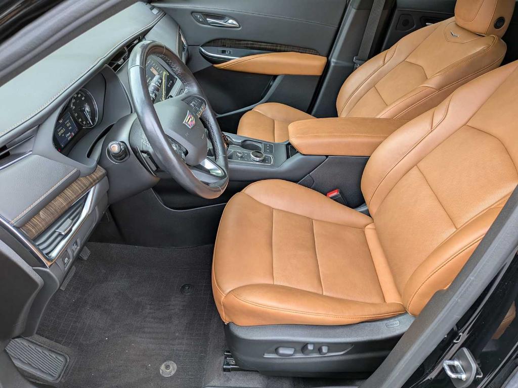 used 2022 Cadillac XT4 car, priced at $30,998