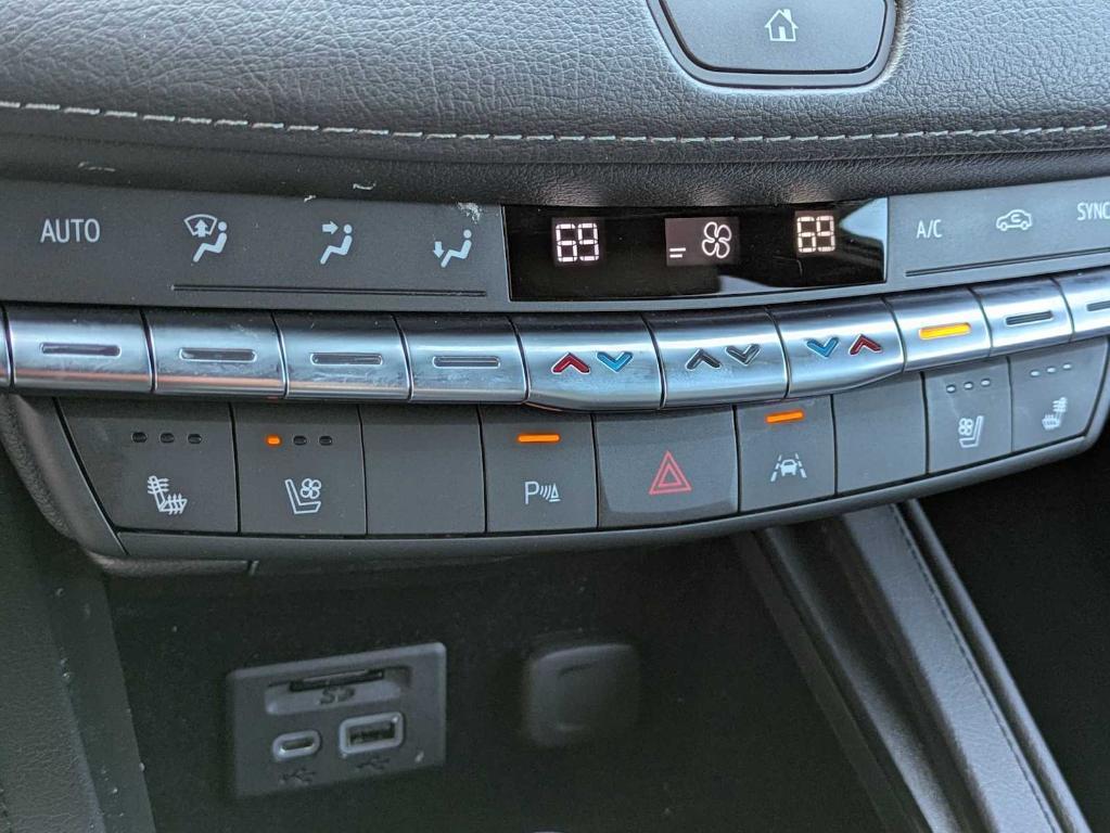 used 2021 Cadillac XT4 car, priced at $27,995